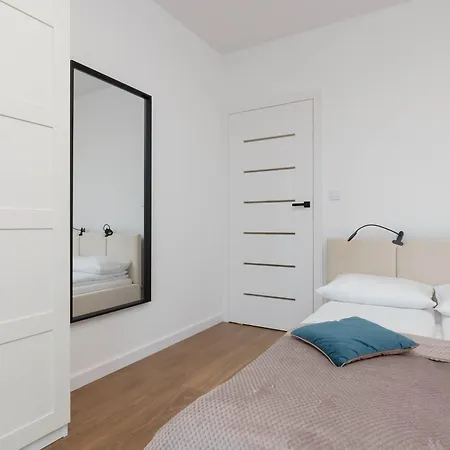 Family In With Parking And Playground By Renters