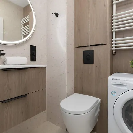 Family In With Parking And Playground By Renters Lägenhet Gdynia