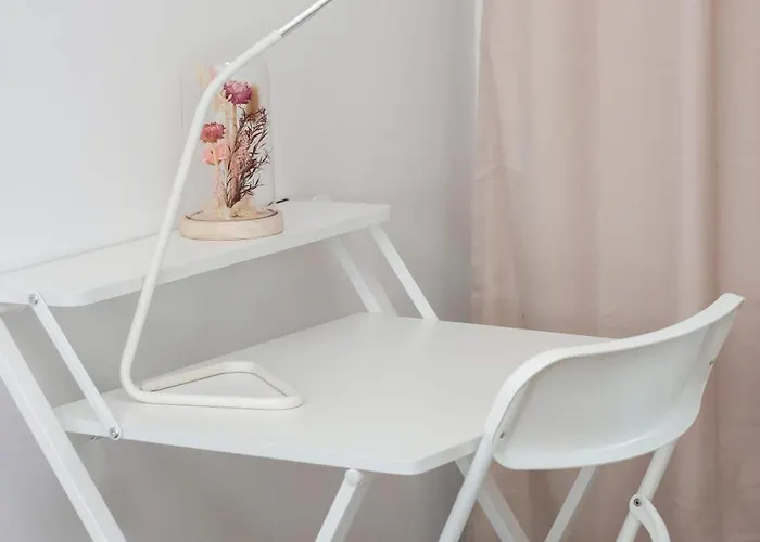 Family In With Parking And Playground By Renters Lägenhet *