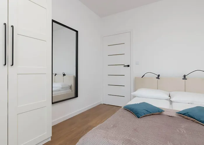 Family In With Parking And Playground By Renters